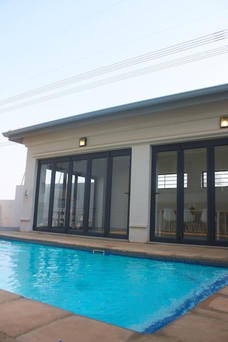 Elegant 1 Bed Apartment 5G Wi-fi Netflix Inverter