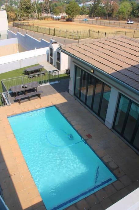 Elegant 1 Bed Apartment 5G Wi-fi Netflix Inverter