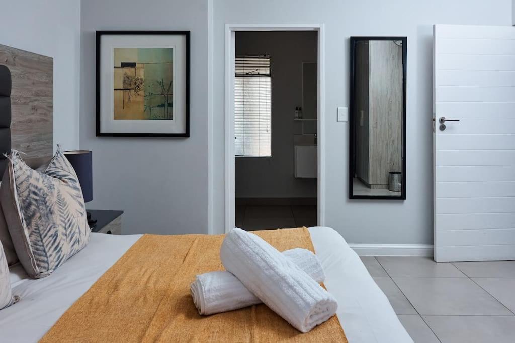 Elegant 1 Bed Apartment 5G Wi-fi Netflix Inverter