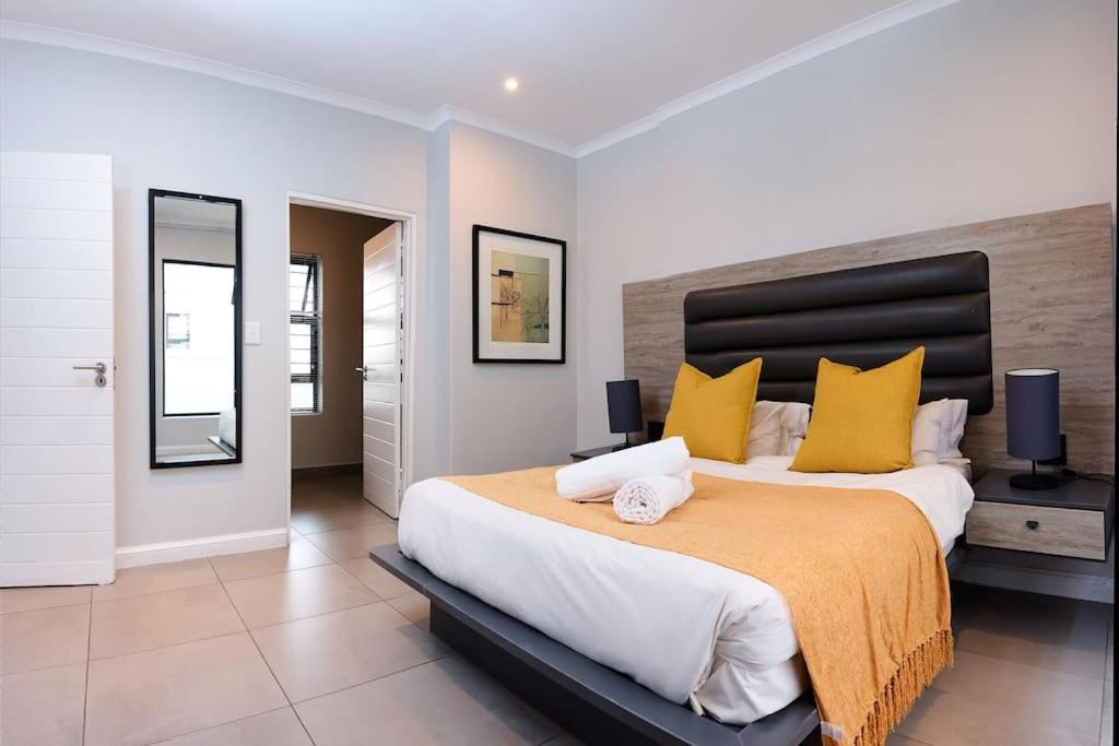 Elegant 1 Bed Apartment 5G Wi-fi Netflix Inverter
