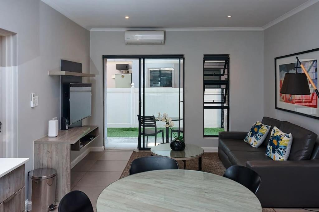 Elegant 1 Bed Apartment 5G Wi-fi Netflix Inverter