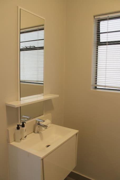 Elegant 1 Bed Apartment 5G Wi-fi Netflix Inverter