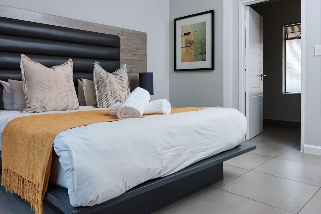 Elegant 1 Bed Apartment 5G Wi-fi Netflix Inverter