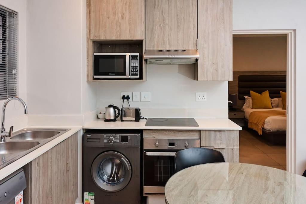 Elegant 1 Bed Apartment 5G Wi-fi Netflix Inverter