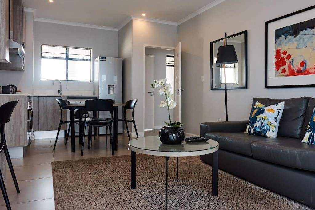 Elegant 1 Bed Apartment 5G Wi-fi Netflix Inverter