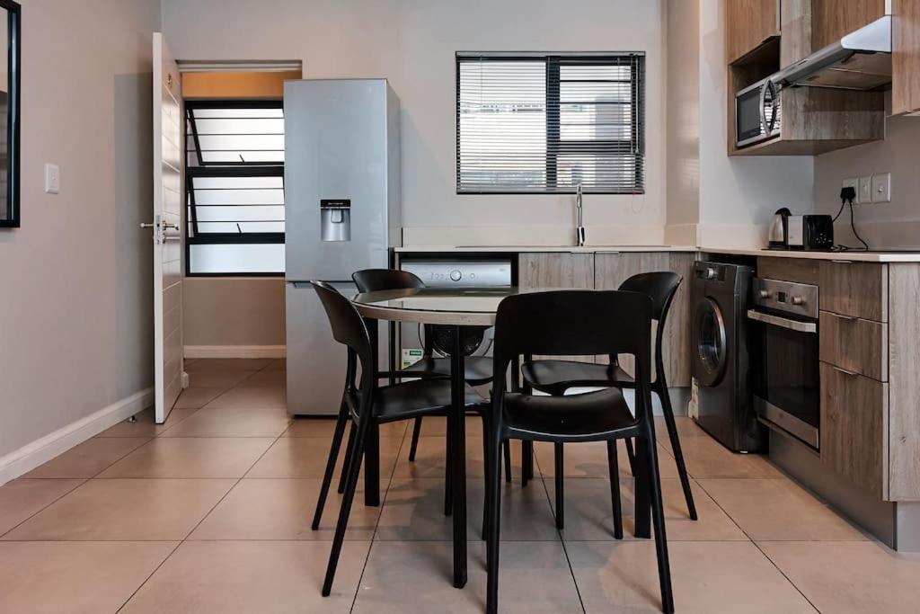 Elegant 1 Bed Apartment 5G Wi-fi Netflix Inverter