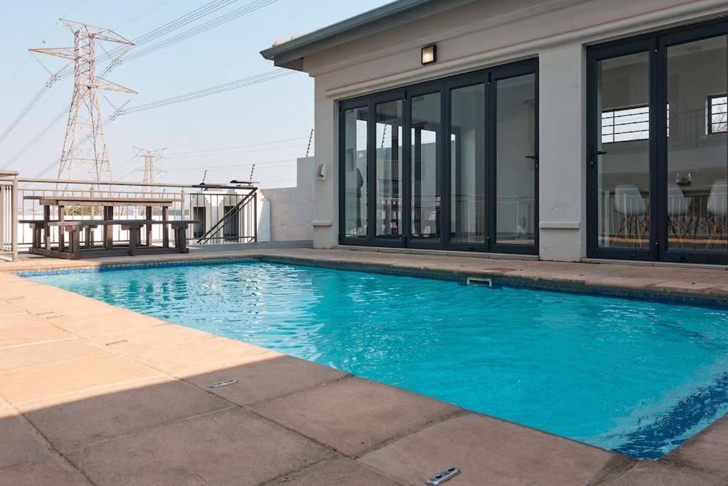 Elegant 1 Bed Apartment 5G Wi-fi Netflix Inverter