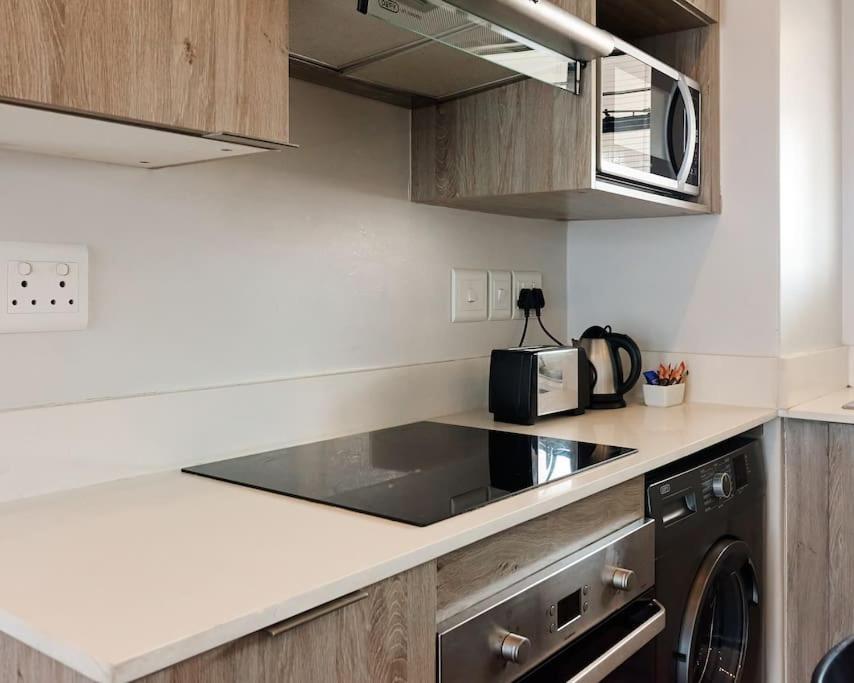 Elegant 1 Bed Apartment 5G Wi-fi Netflix Inverter