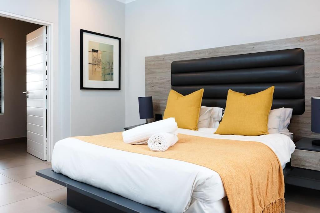 Elegant 1 Bed Apartment 5G Wi-fi Netflix Inverter