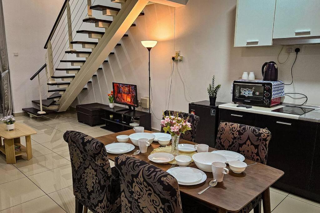 Cosy 5STAR Super Resort Suite Mid Valley KL Sunway with Shopping Mall