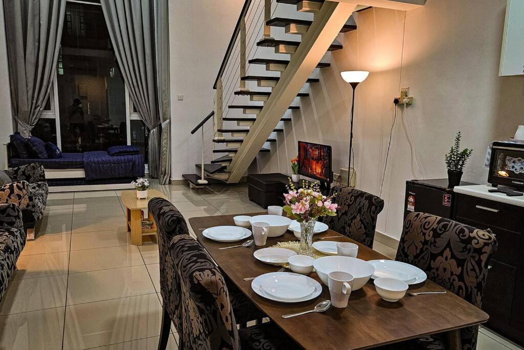 Cosy 5STAR Super Resort Suite Mid Valley KL Sunway with Shopping Mall
