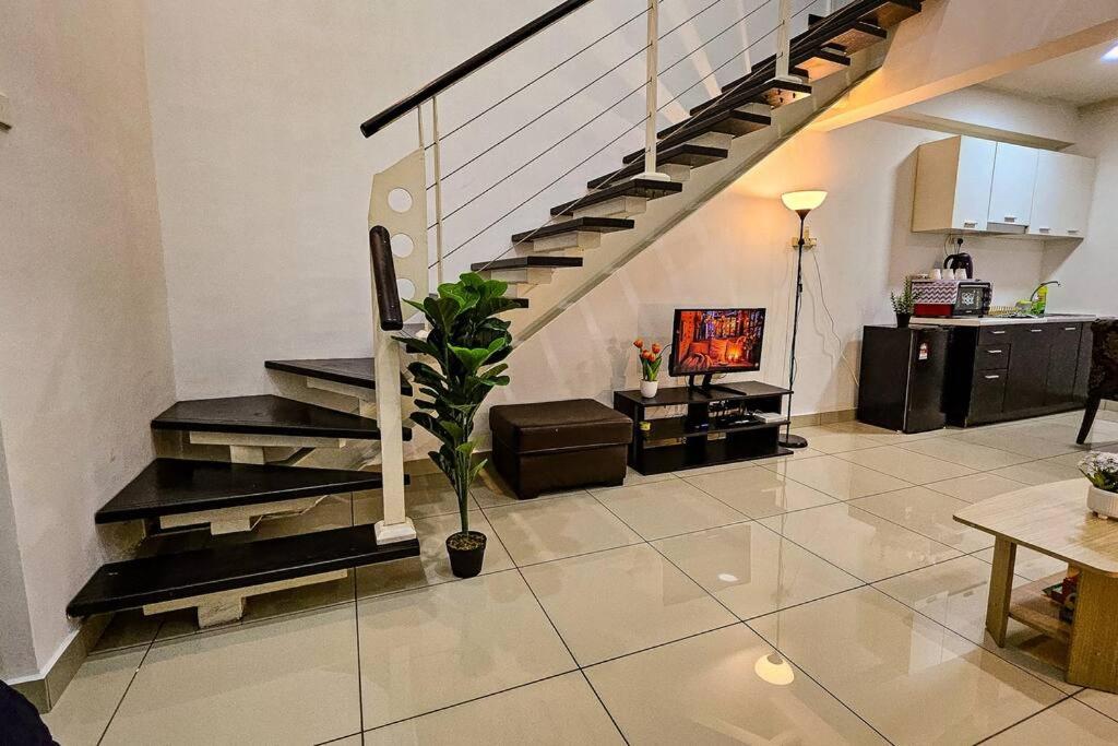 Cosy 5STAR Super Resort Suite Mid Valley KL Sunway with Shopping Mall