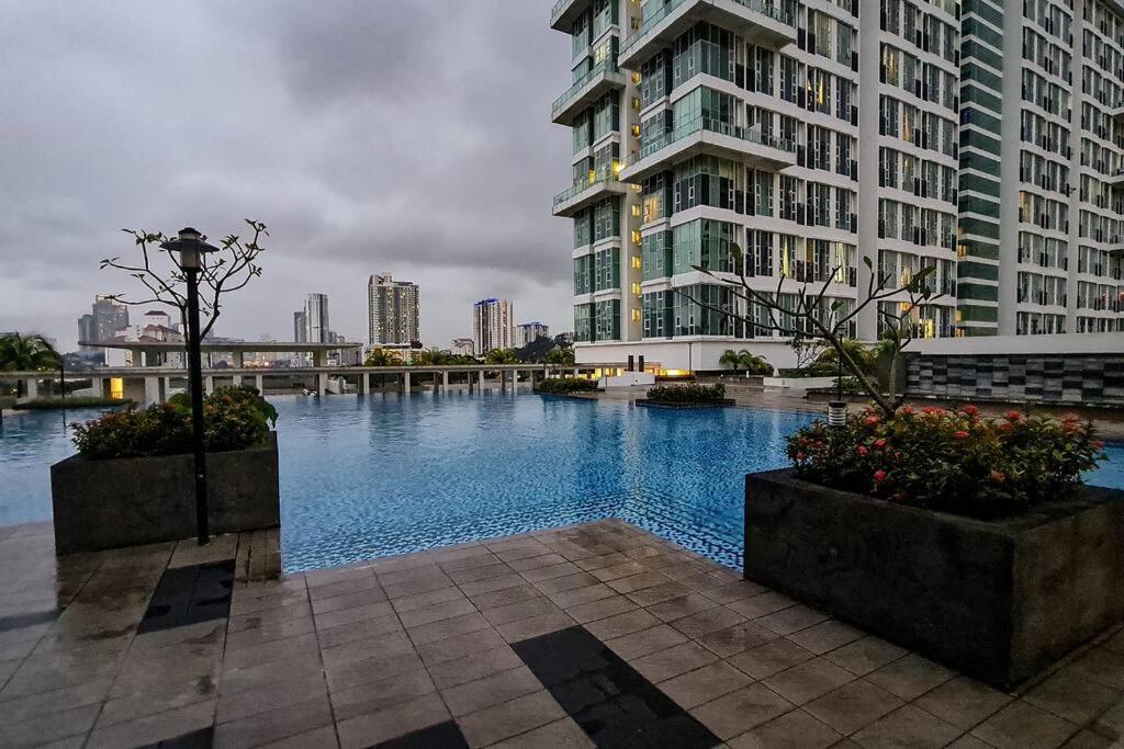 Cosy 5STAR Super Resort Suite Mid Valley KL Sunway with Shopping Mall
