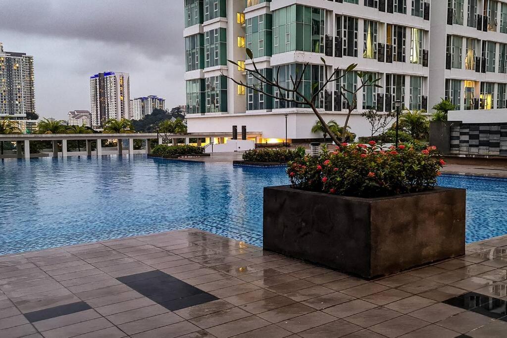 Cosy 5STAR Super Resort Suite Mid Valley KL Sunway with Shopping Mall