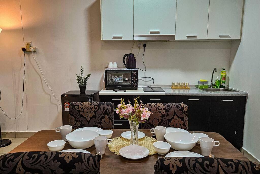 Cosy 5STAR Super Resort Suite Mid Valley KL Sunway with Shopping Mall