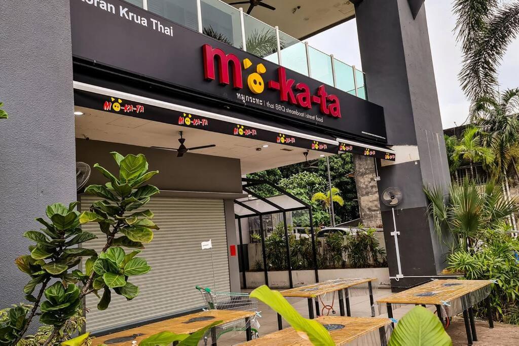 Cosy 5STAR Super Resort Suite Mid Valley KL Sunway with Shopping Mall