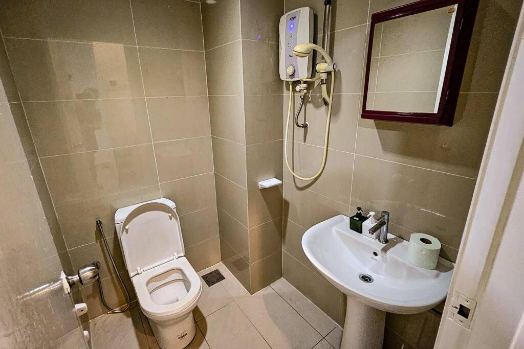 Cosy 5STAR Super Resort Suite Mid Valley KL Sunway with Shopping Mall