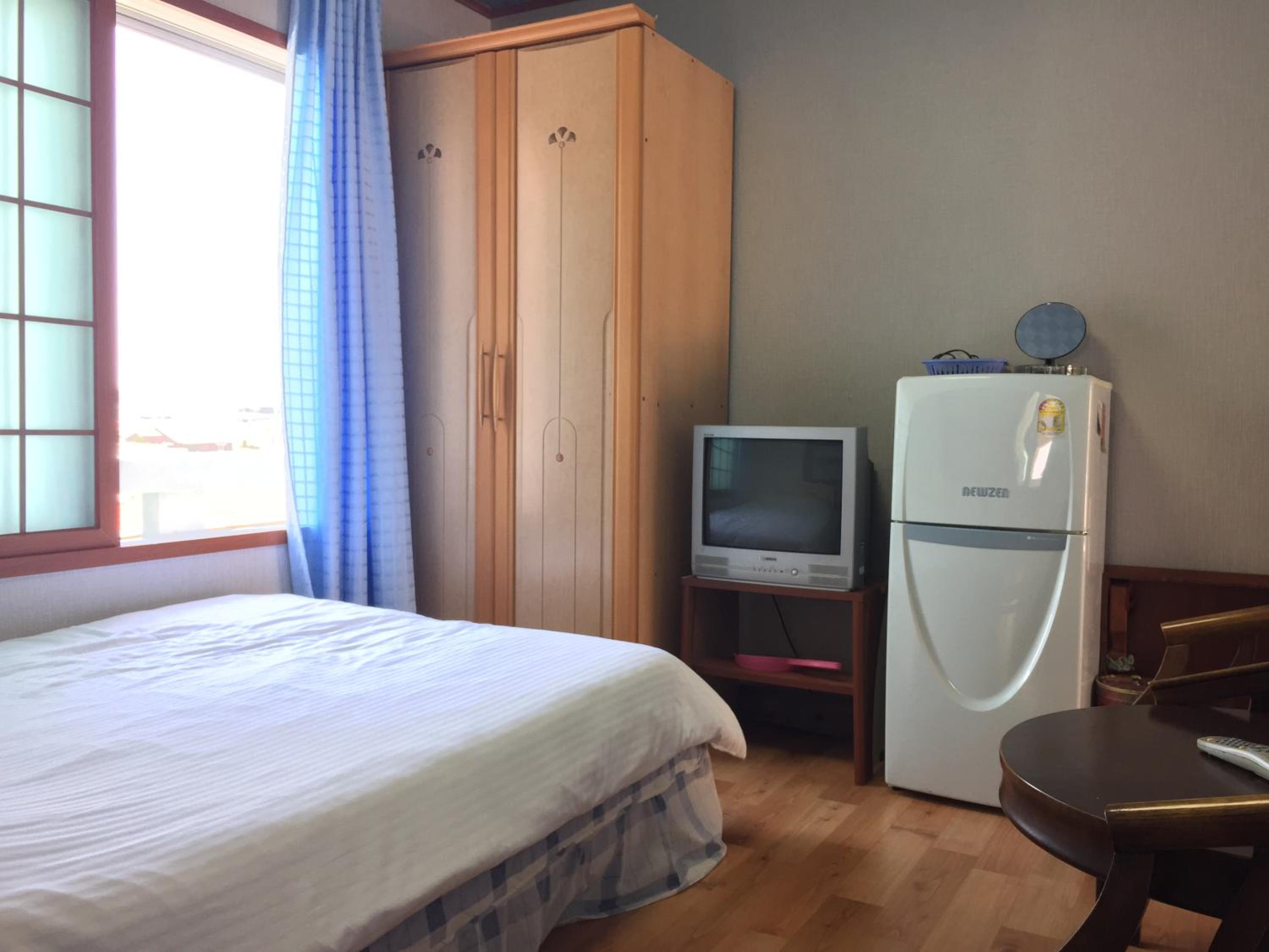 Shinyang Beach Pension