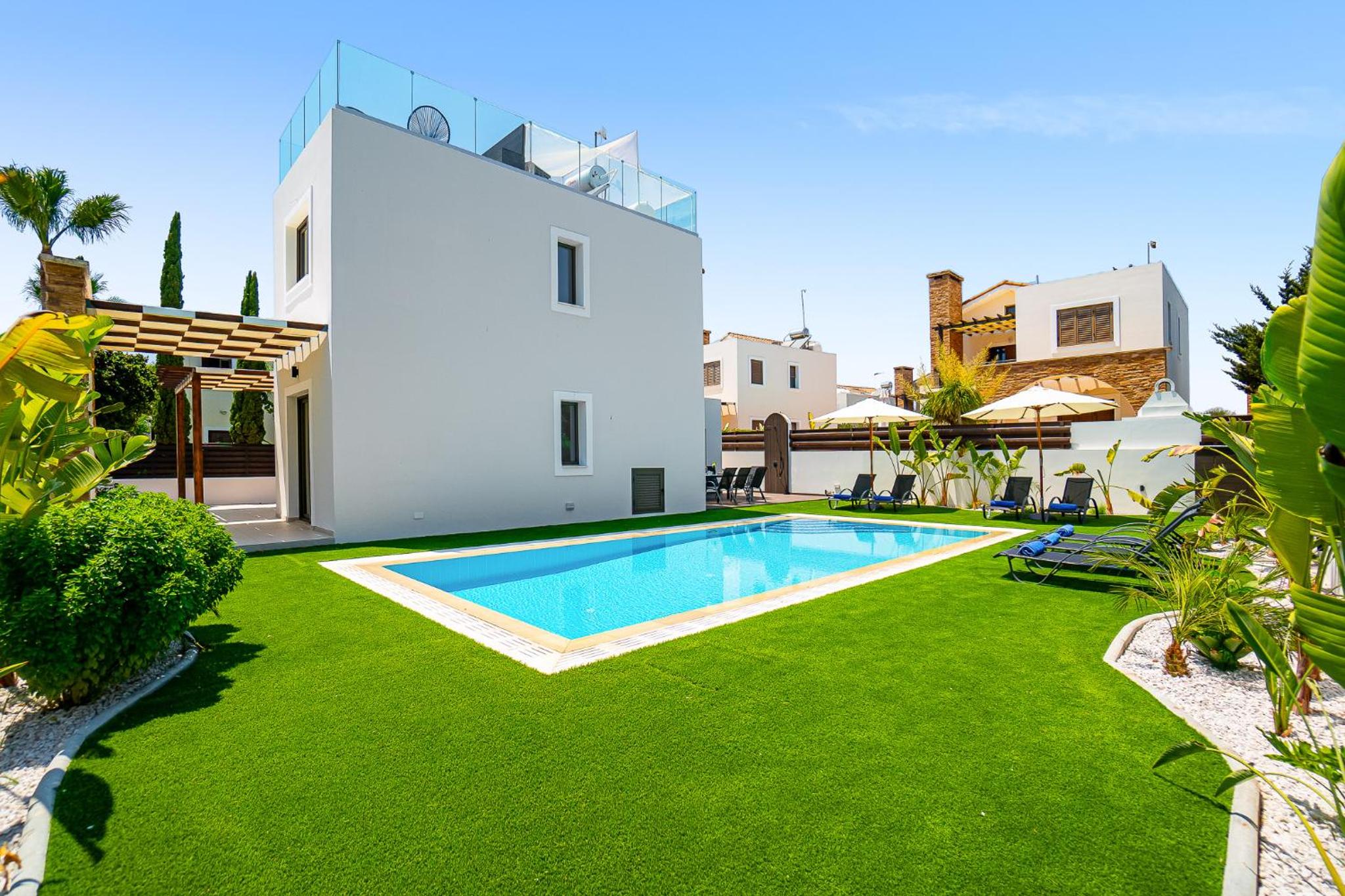 Villa Dara by Ezoria Villas