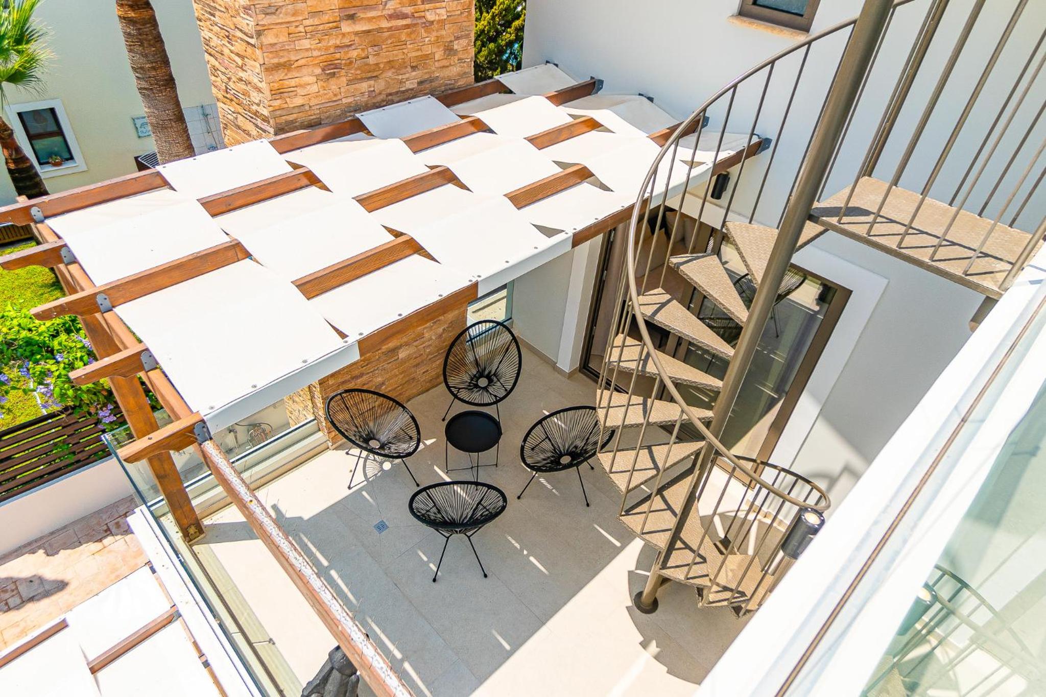 Villa Dara by Ezoria Villas