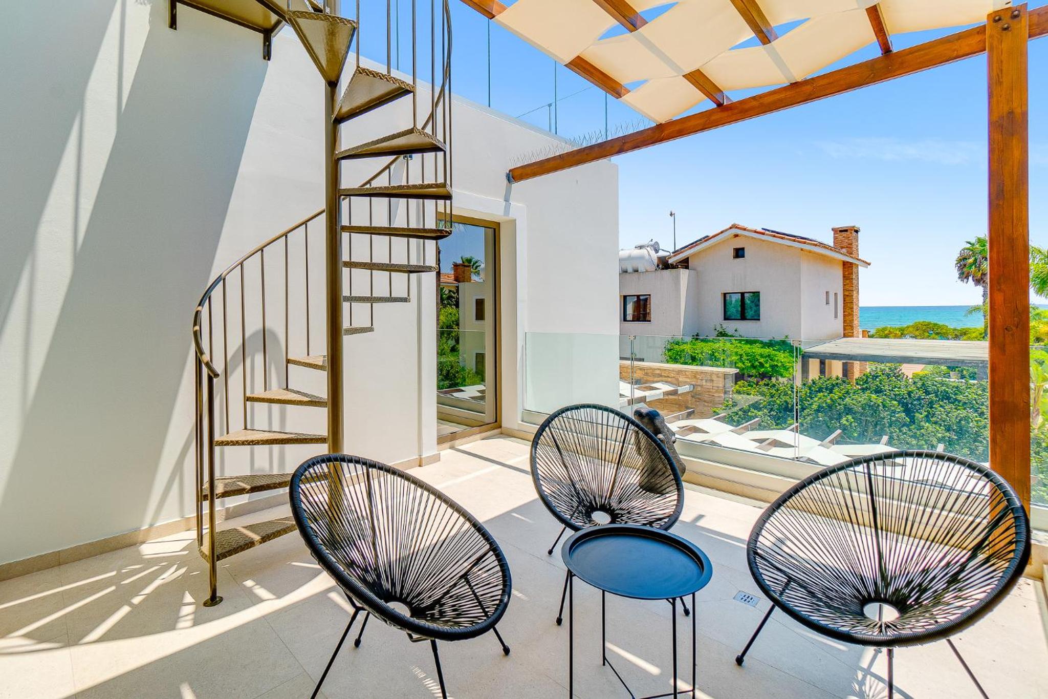 Villa Dara by Ezoria Villas