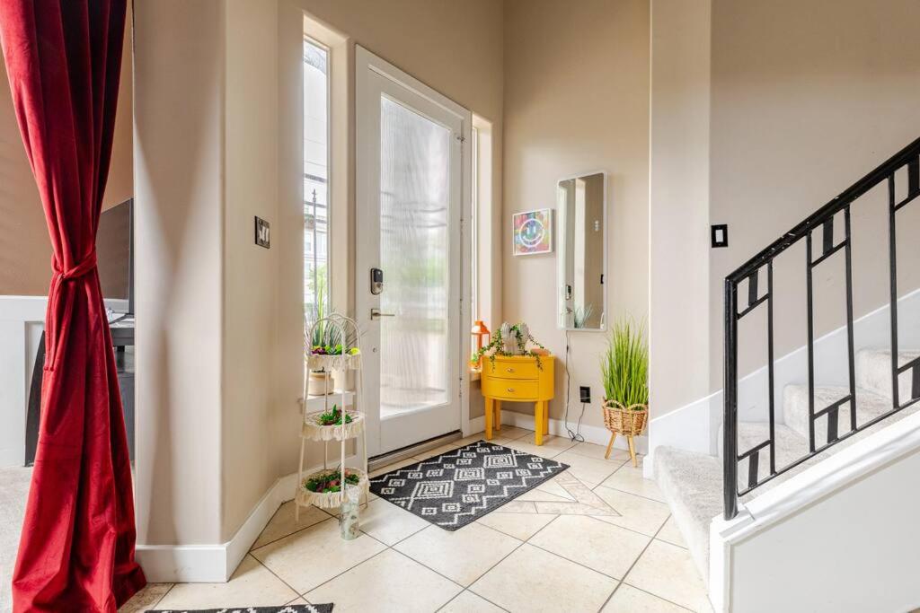 WANDERLUST villa near GALLERIA MALL