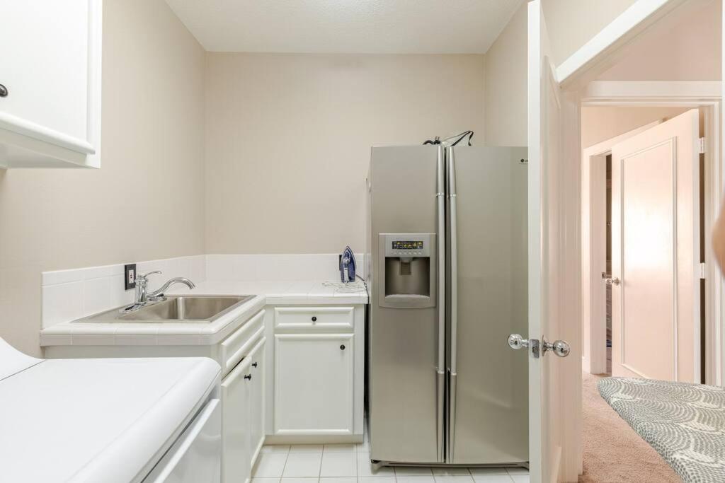 WANDERLUST villa near GALLERIA MALL