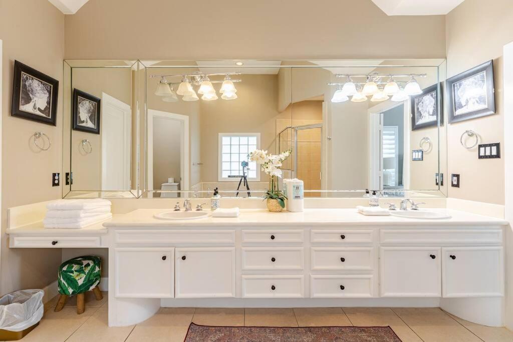 WANDERLUST villa near GALLERIA MALL