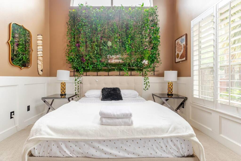 WANDERLUST villa near GALLERIA MALL