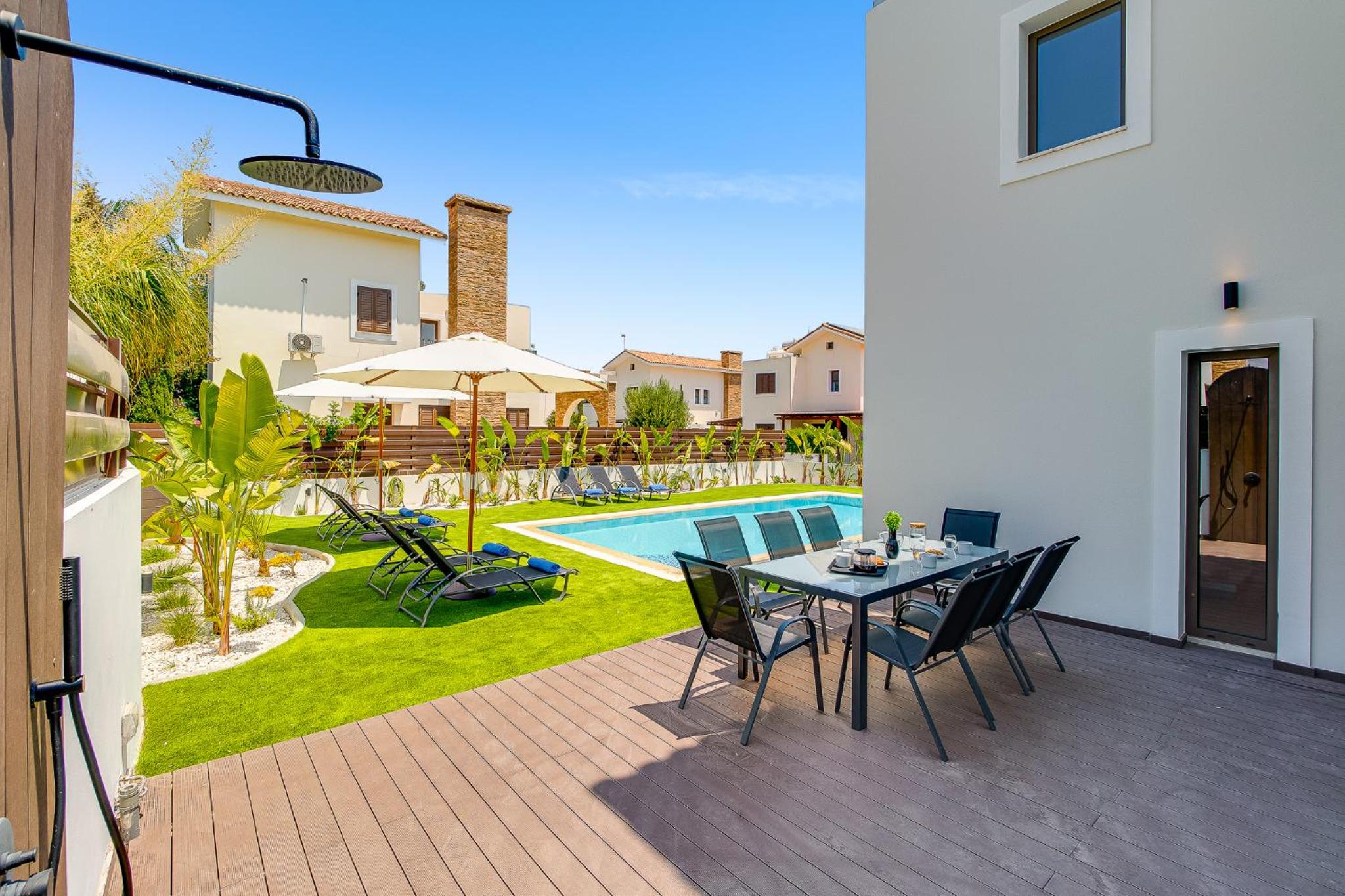 Villa Dara by Ezoria Villas