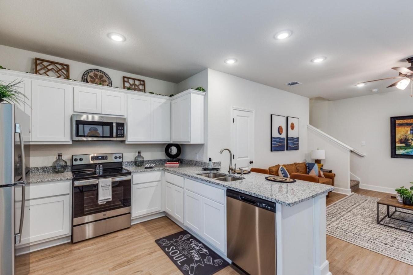 Stylish 3-bedroom Home Walk Everywhere view 5