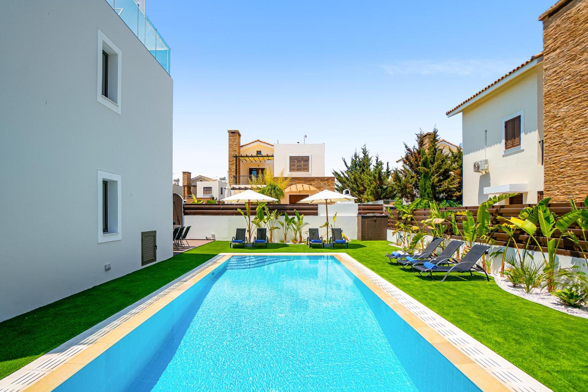 Villa Dara by Ezoria Villas
