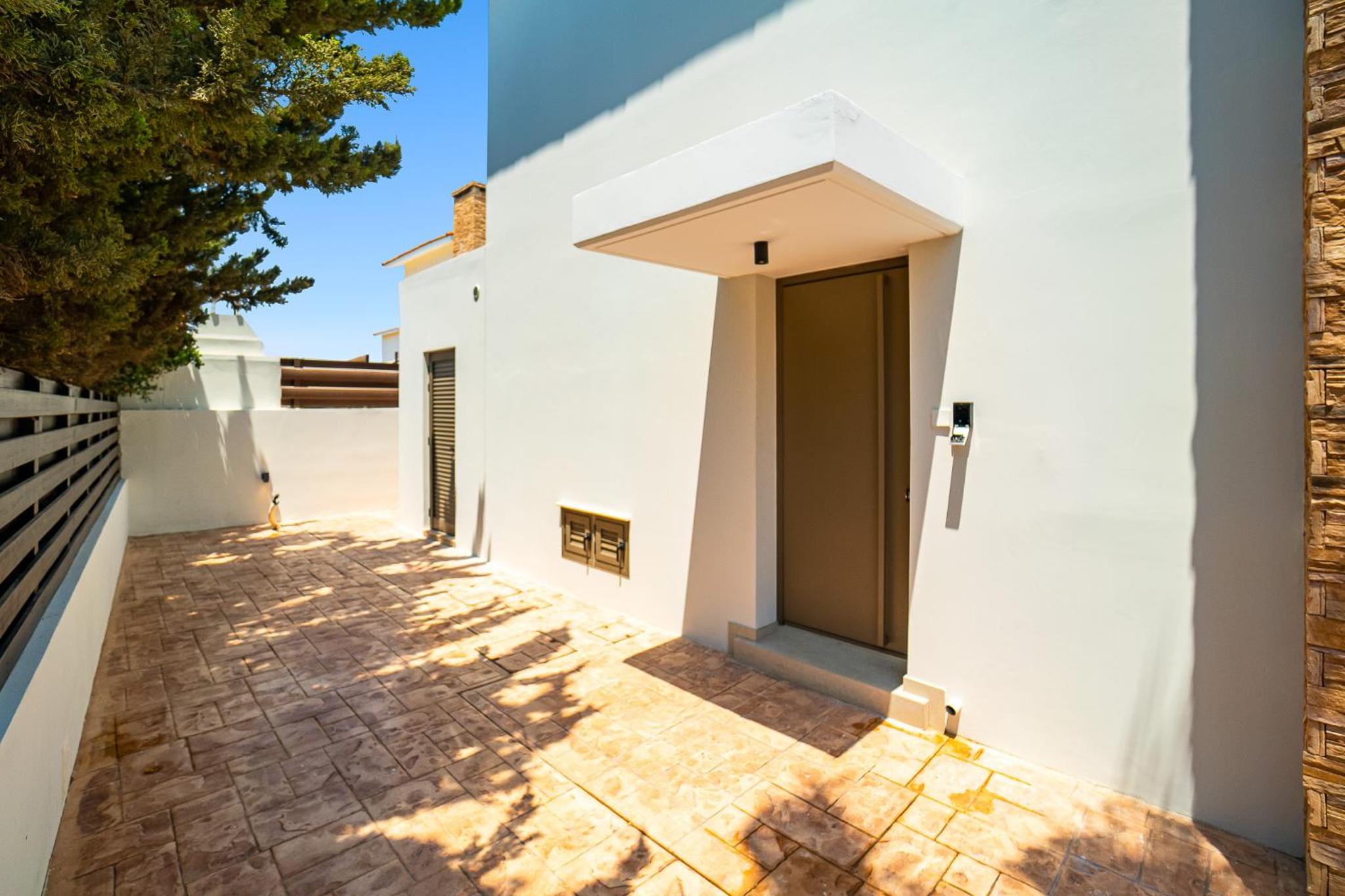 Villa Dara by Ezoria Villas