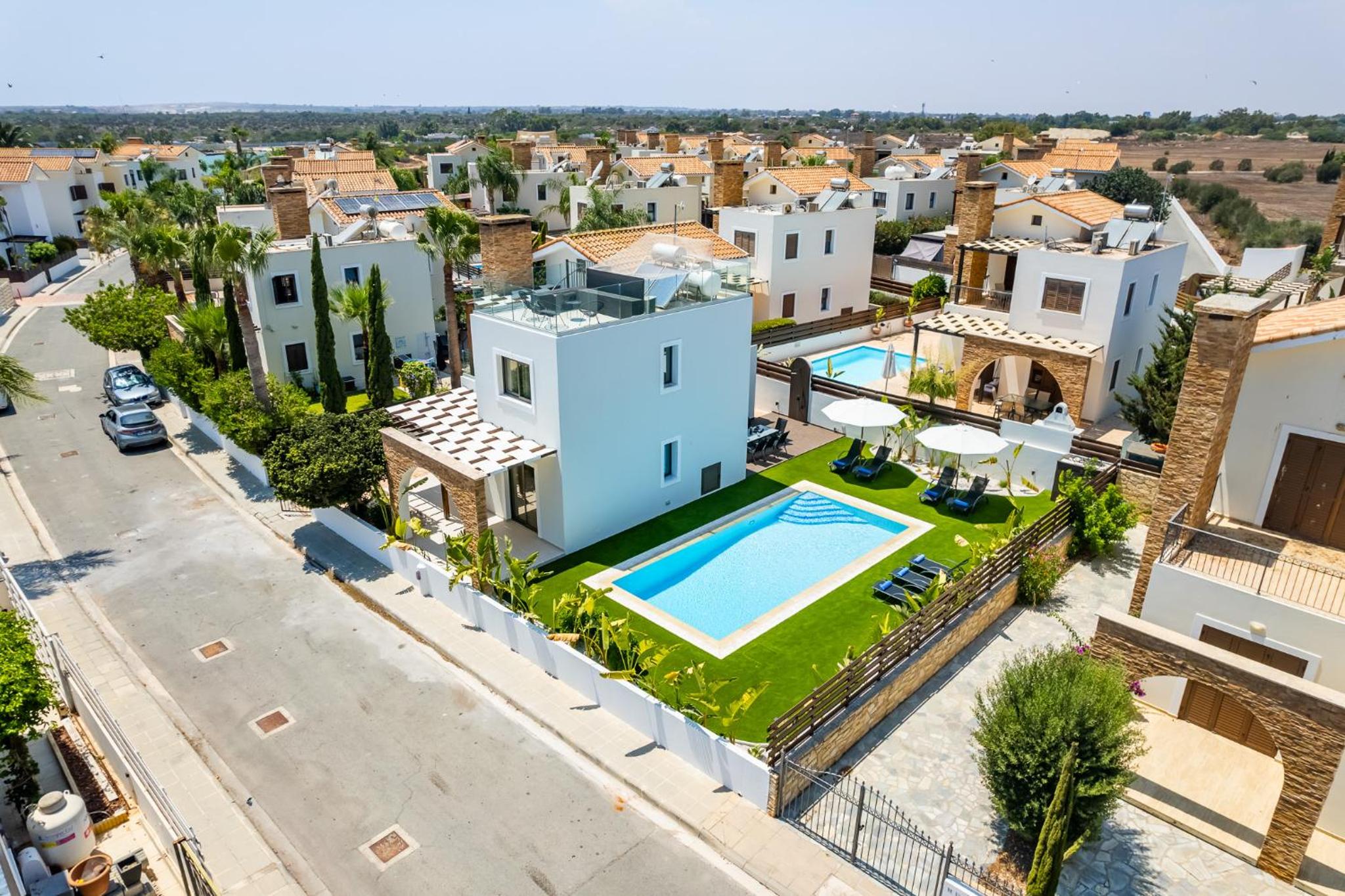 Villa Dara by Ezoria Villas