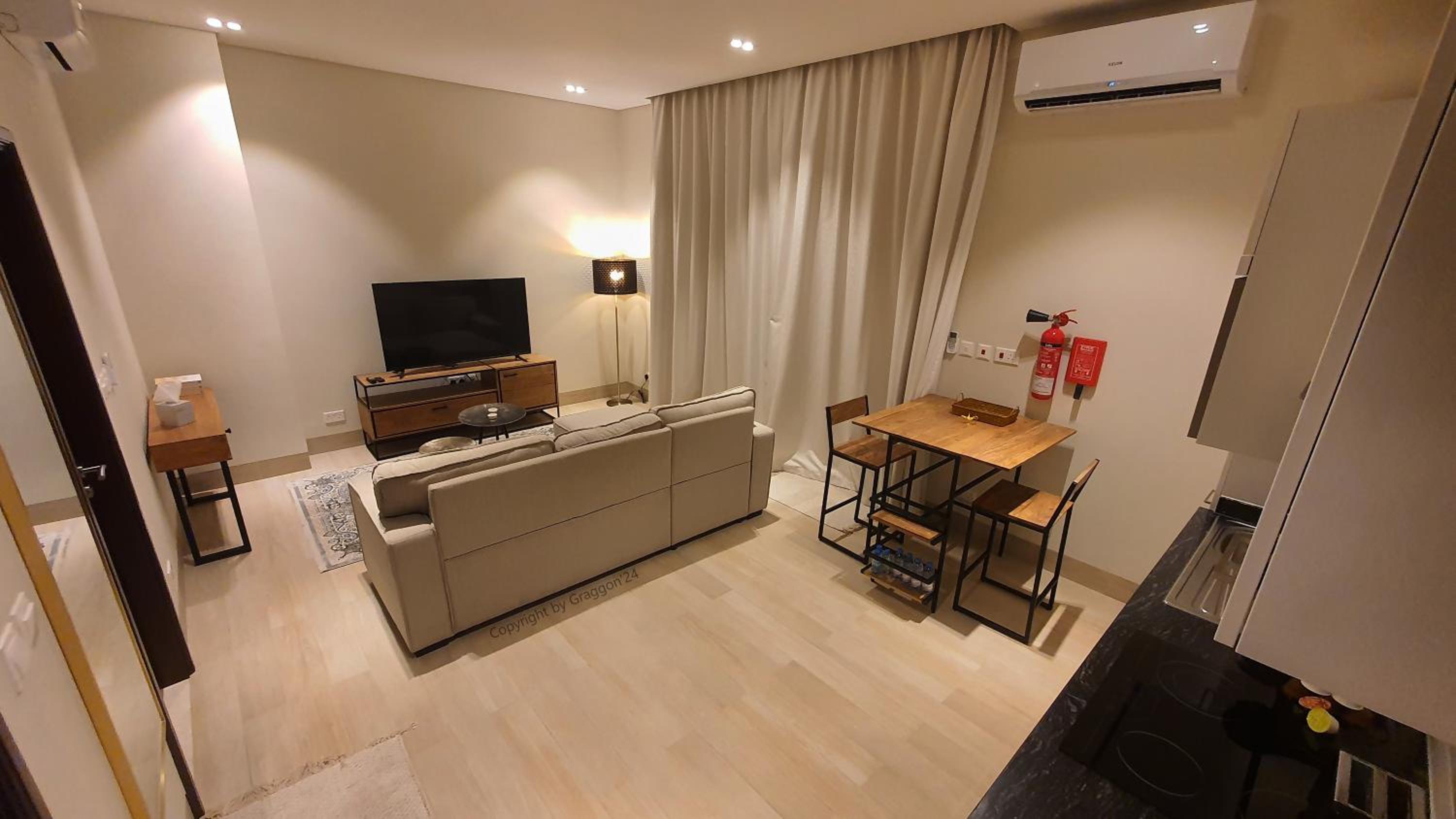 Photo 8