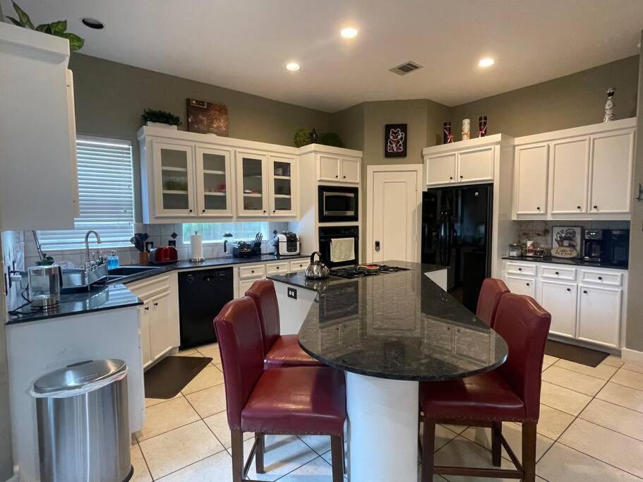 WANDERLUST villa near GALLERIA MALL