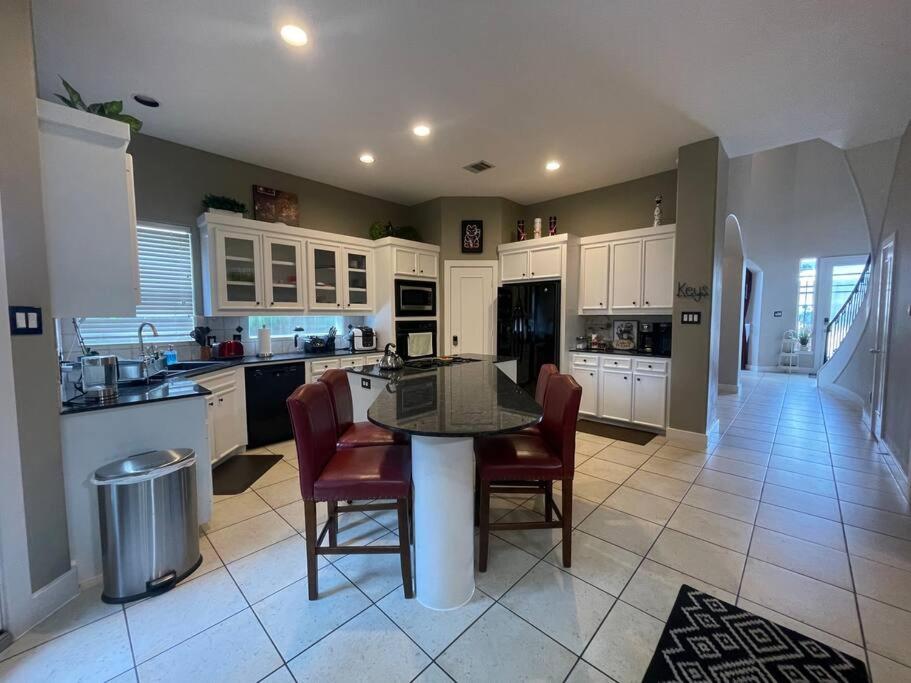 WANDERLUST villa near GALLERIA MALL