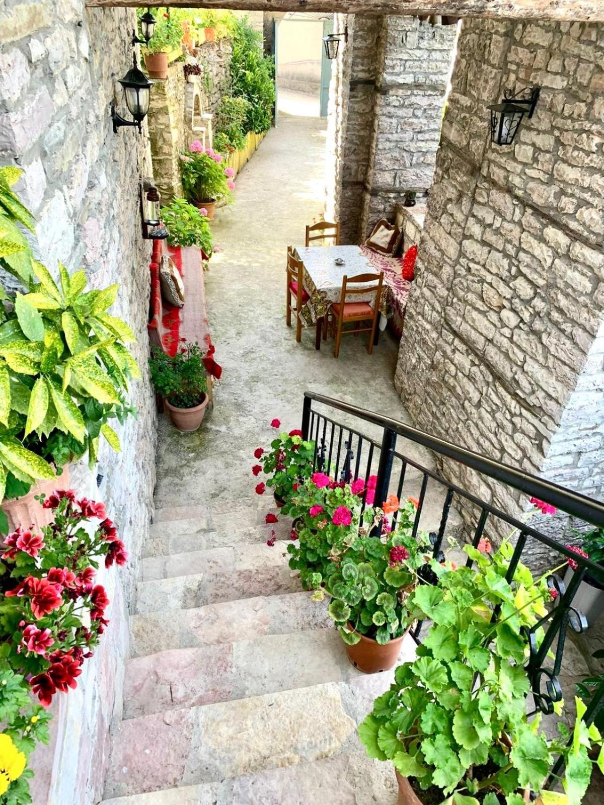 Kubeja Guest House