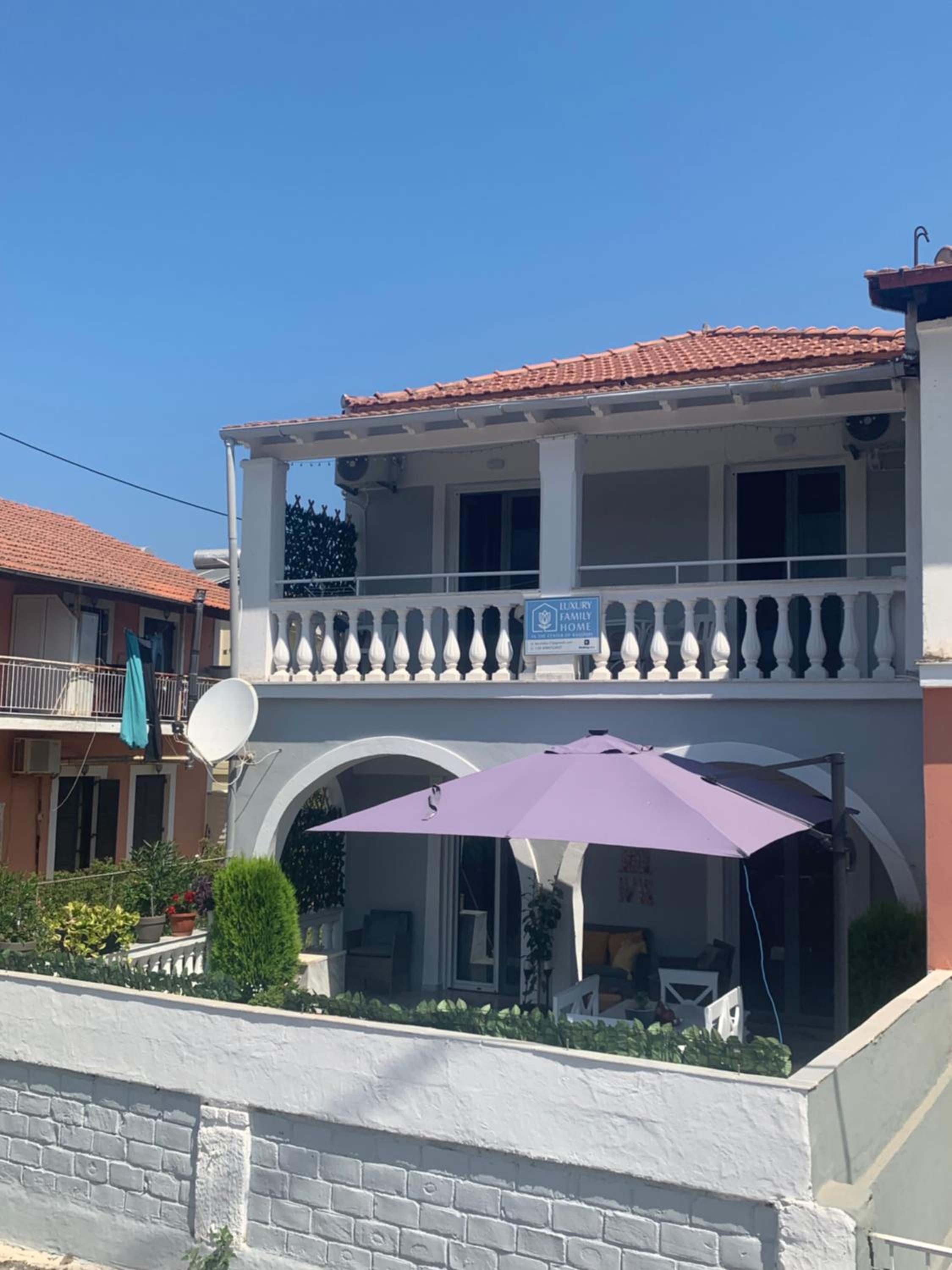 Donna's Luxury home in Kassiopi with Pool 300m to Sea