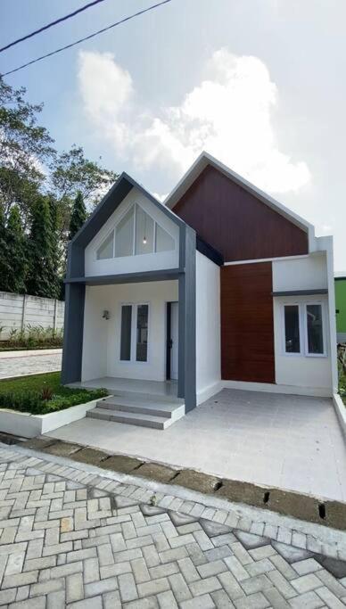 Sapphire Town House Purbalingga