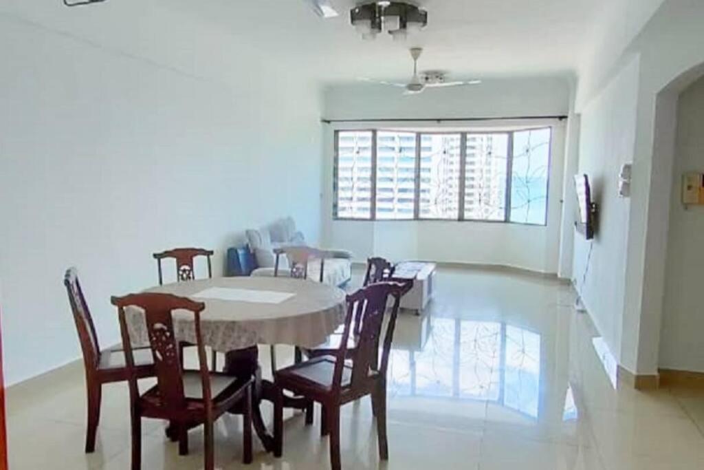 Charis Seaview Suites at Likas Square Kota Kinabalu photo 7