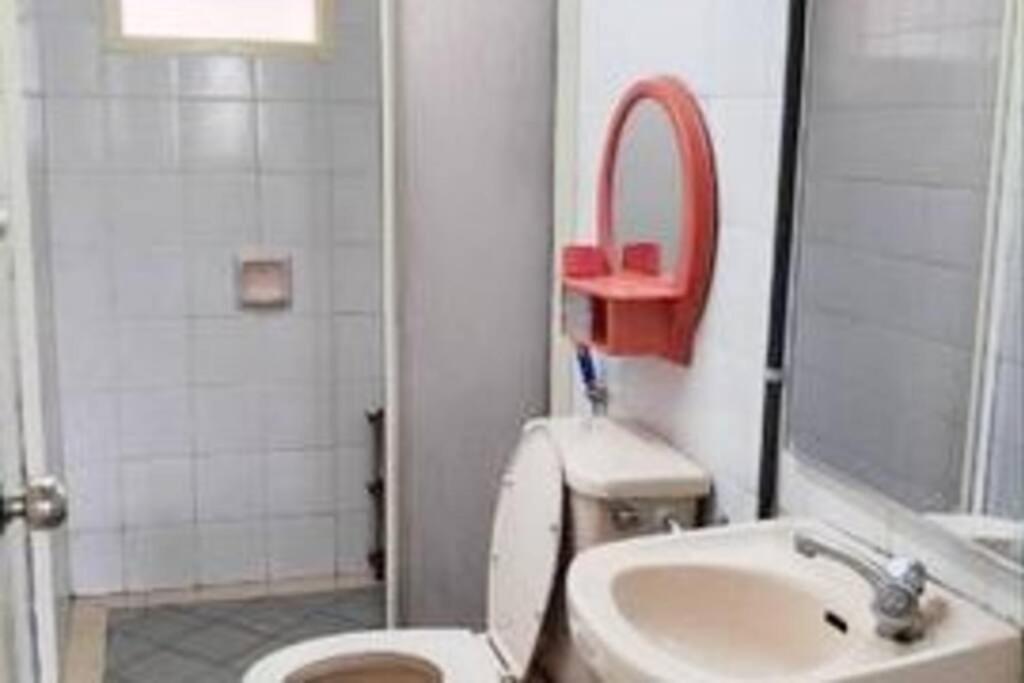 Charis Seaview Suites at Likas Square Kota Kinabalu photo 6
