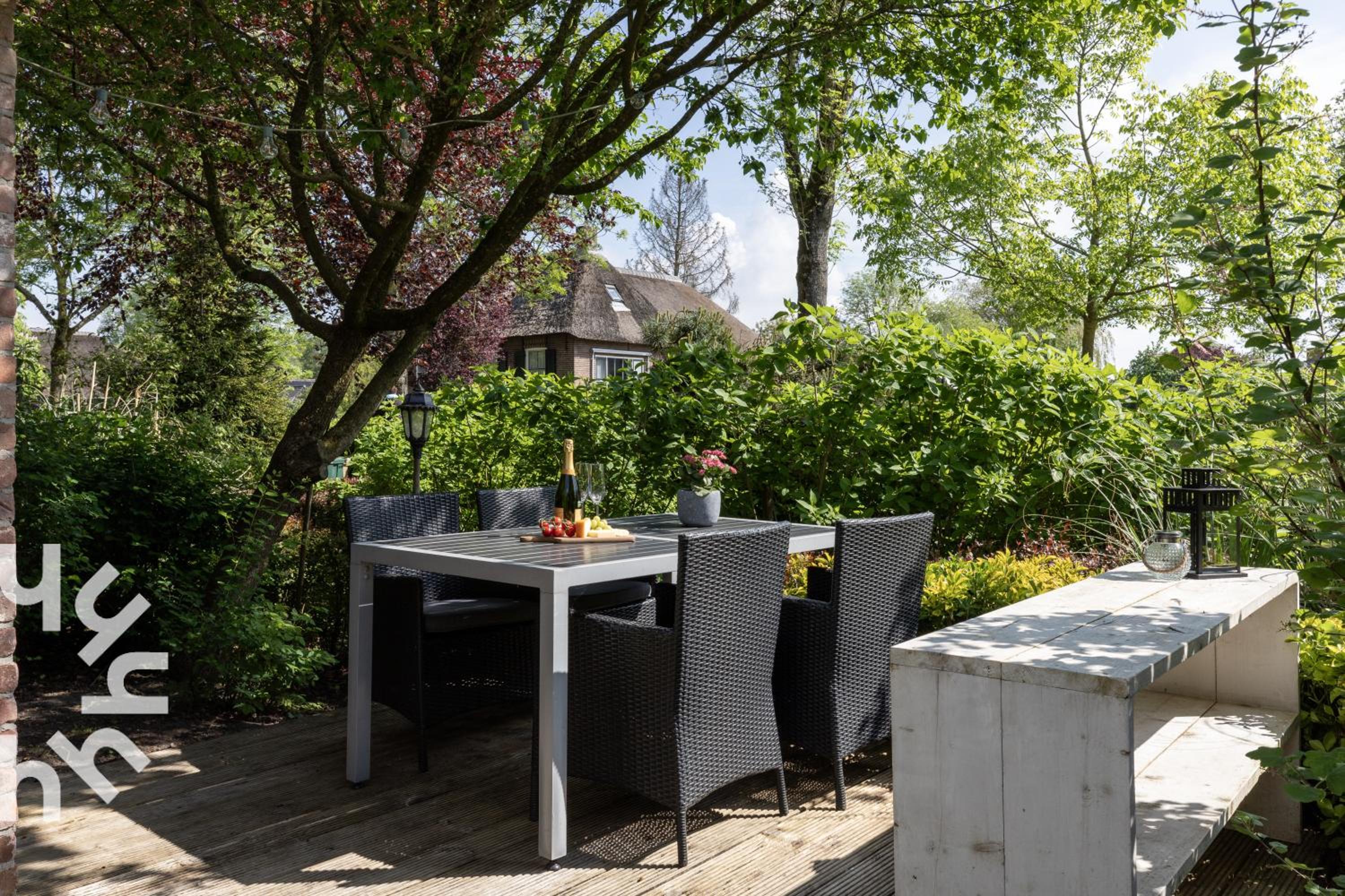 OV593 - 4P apartment in the heart of Giethoorn on the village canal view 3