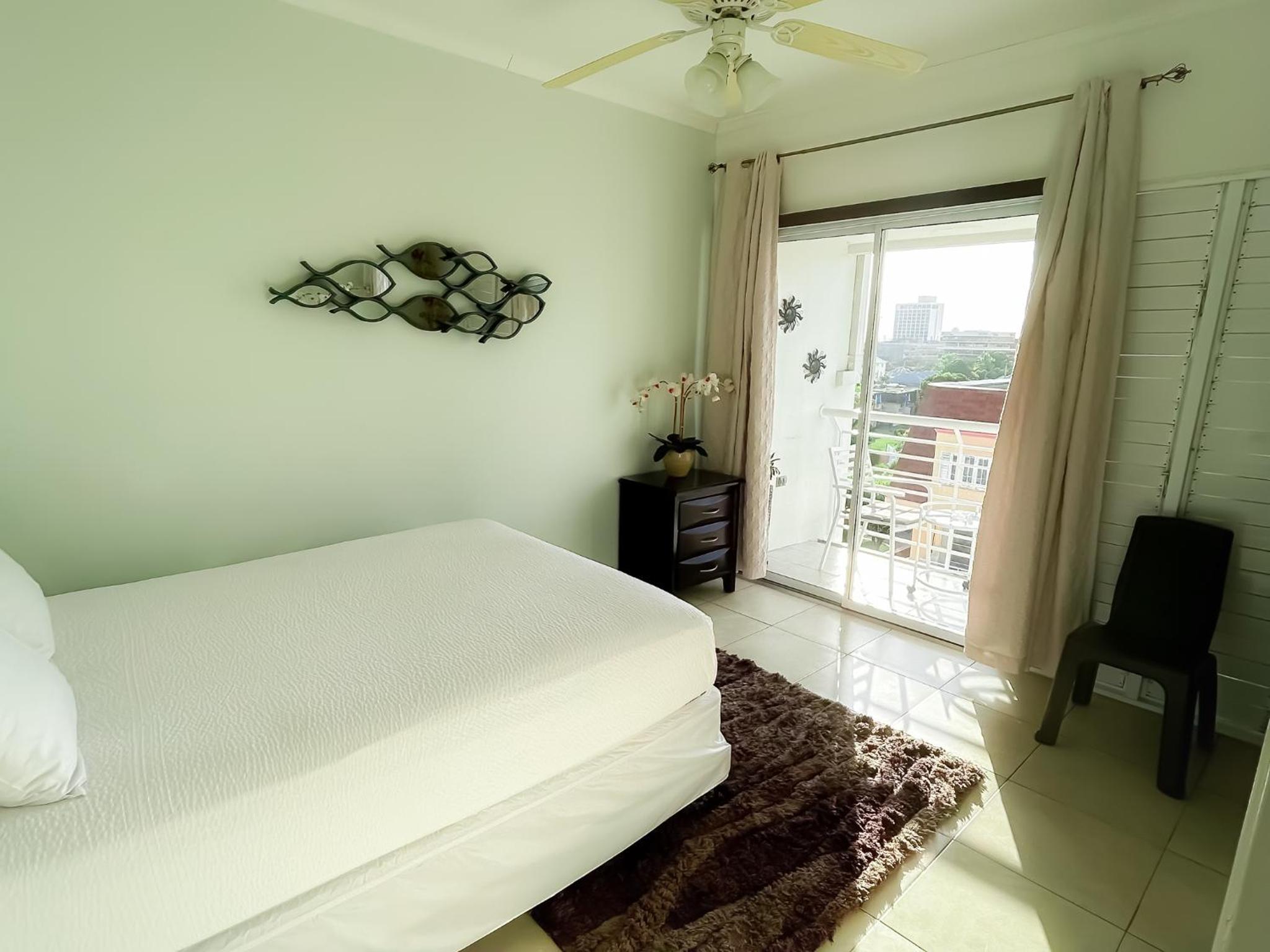 City View New Kingston Apartment w Pool