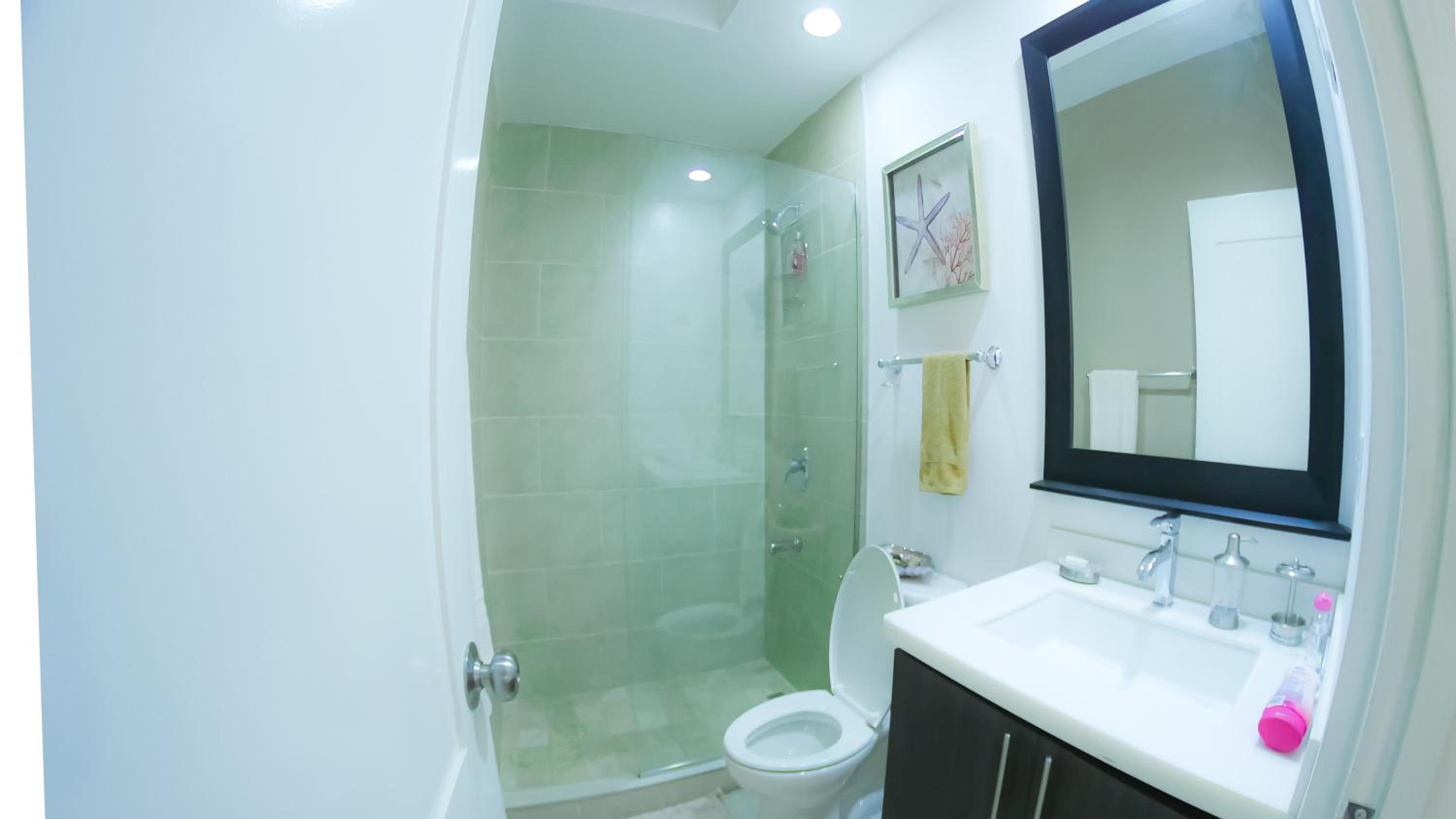 City View New Kingston Apartment w Pool