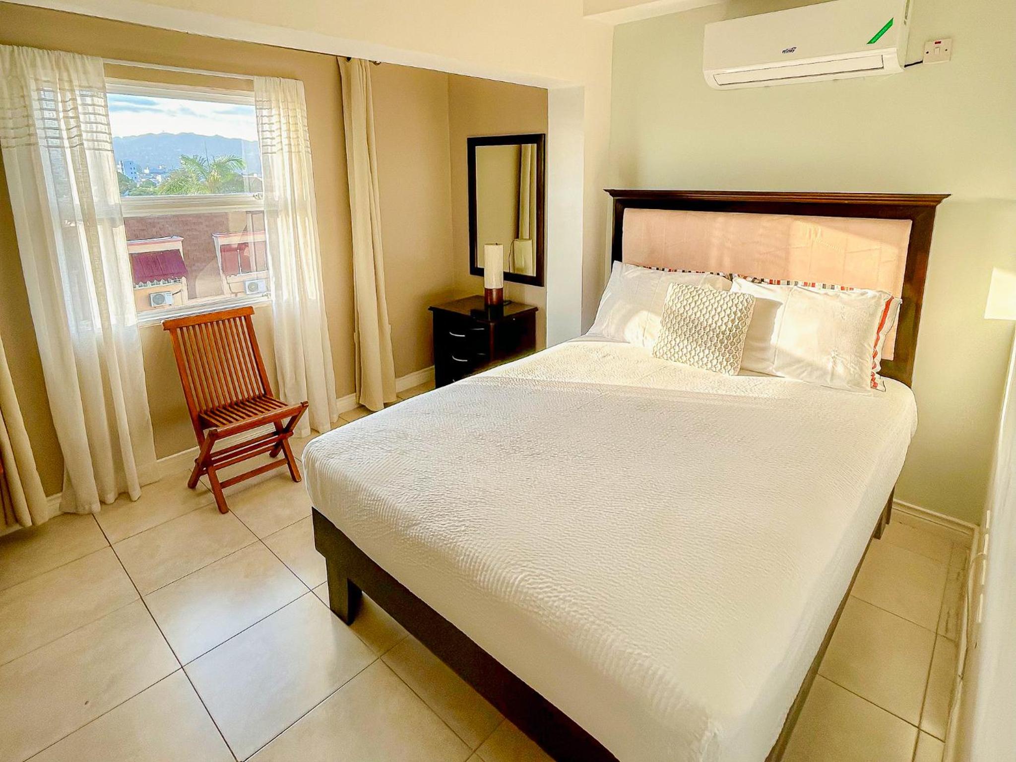 City View New Kingston Apartment w Pool