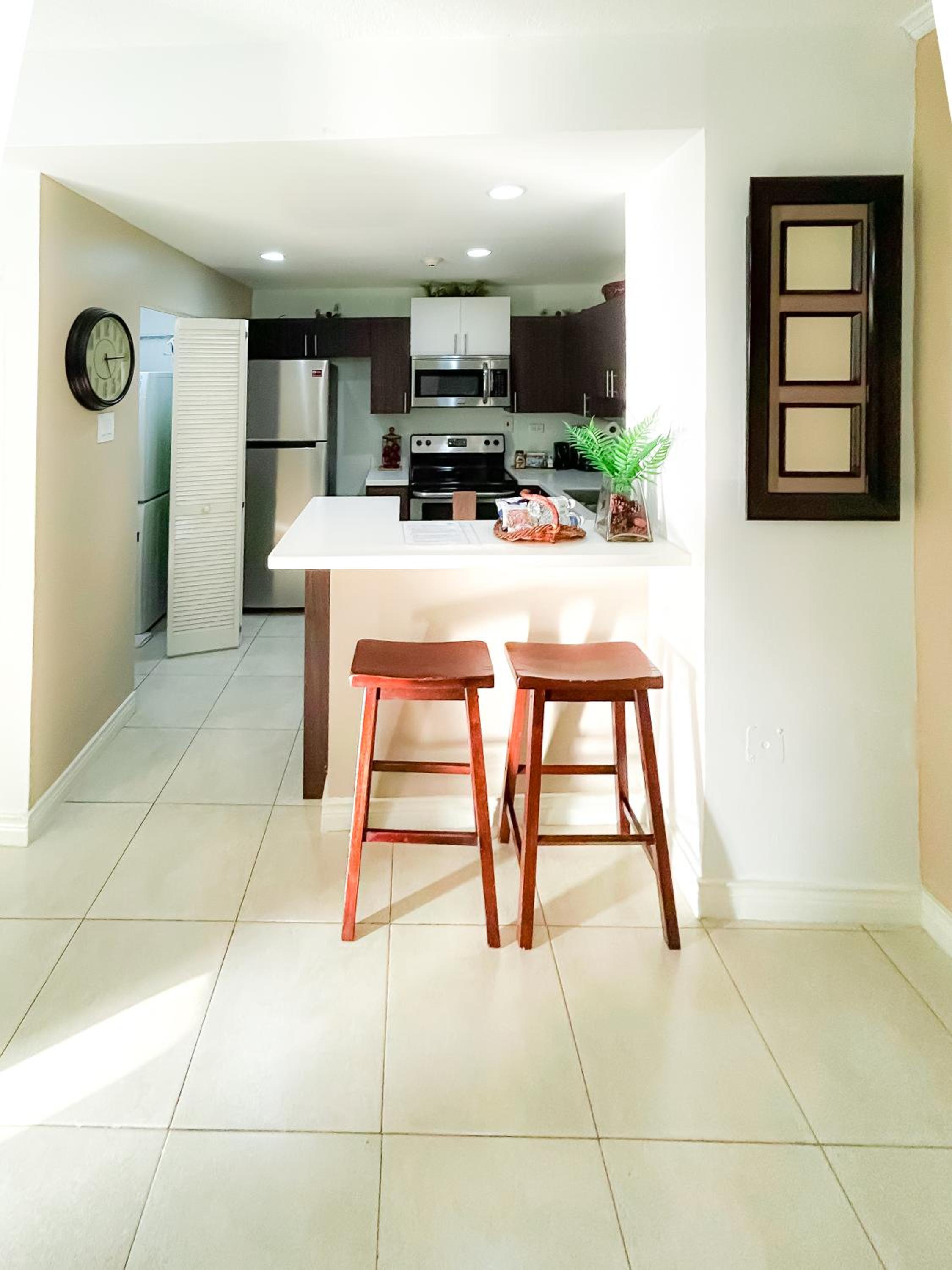 City View New Kingston Apartment w Pool