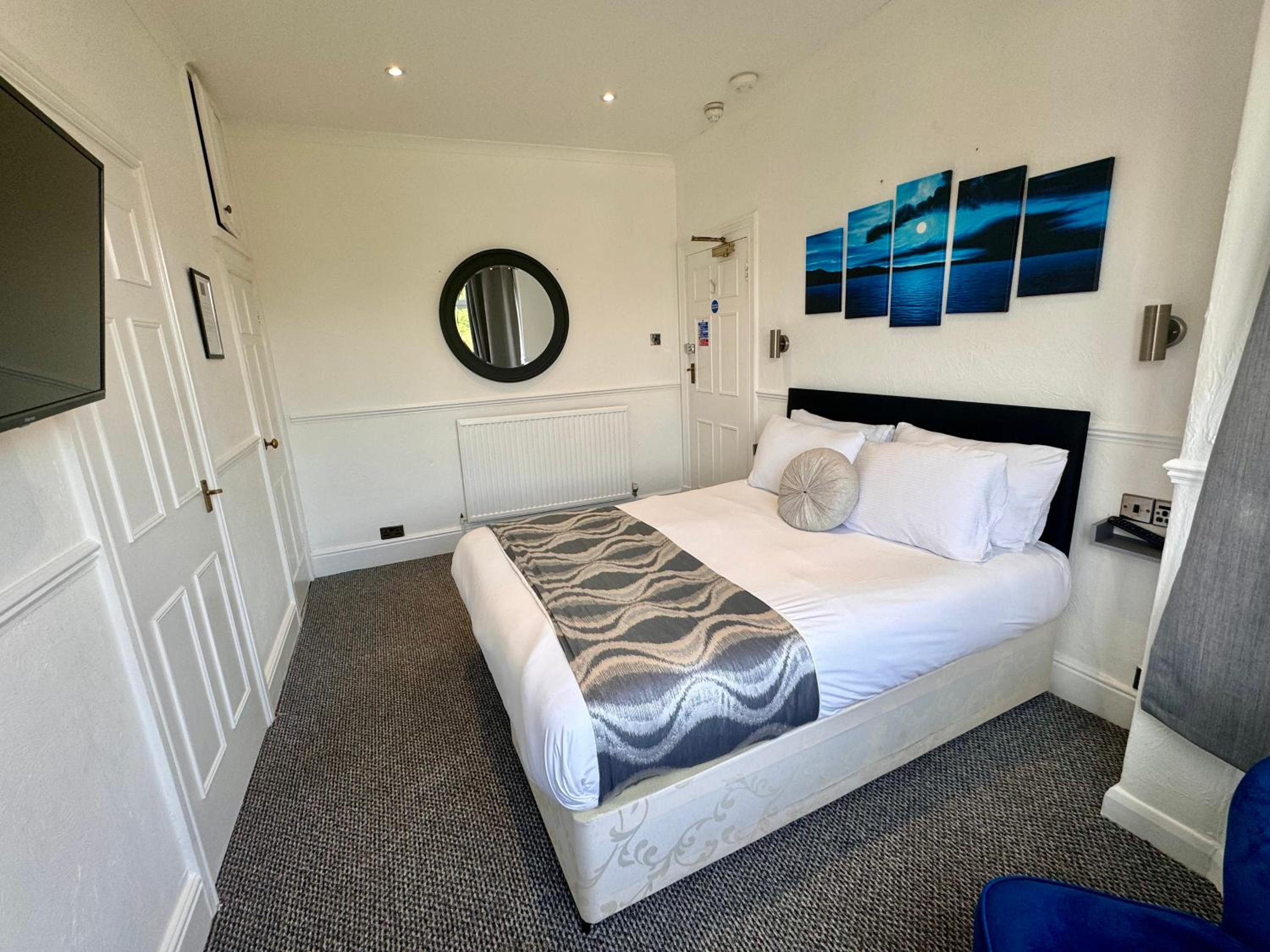 Loughborough Vacations - Charnwood Regency Guest House - Property Image 3