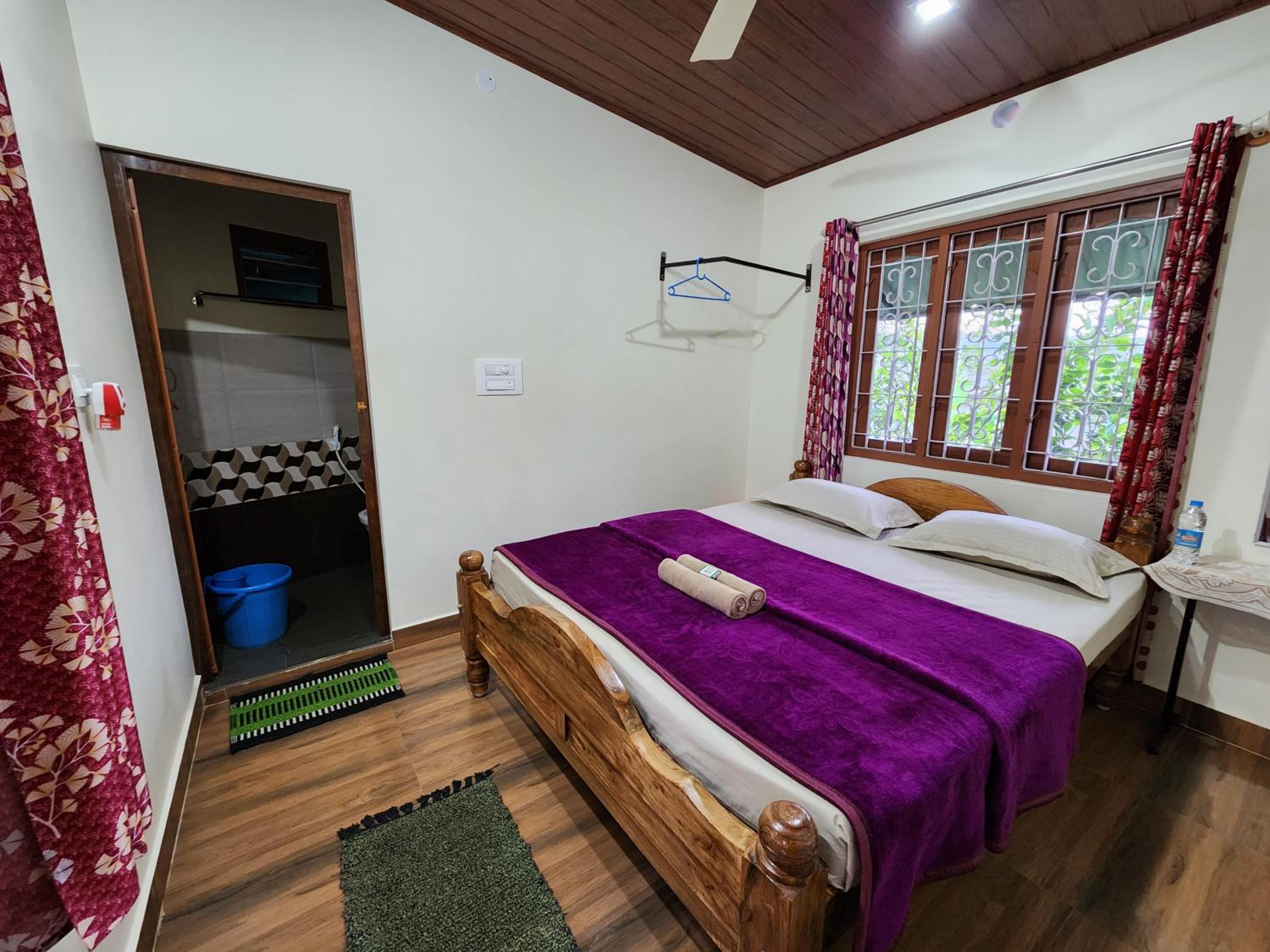 THAMANE Homestay Couple Rooms