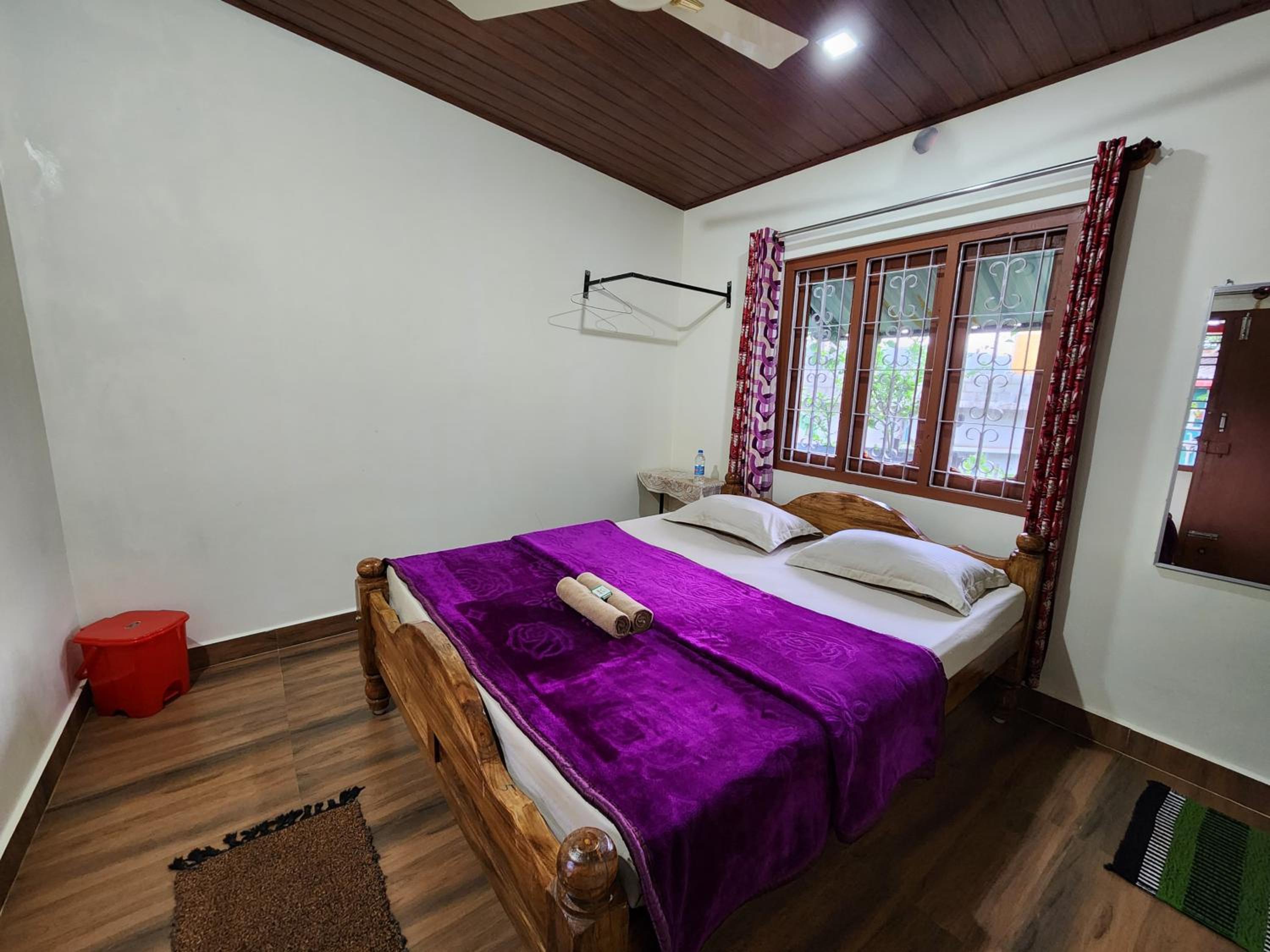 THAMANE Homestay Couple Rooms